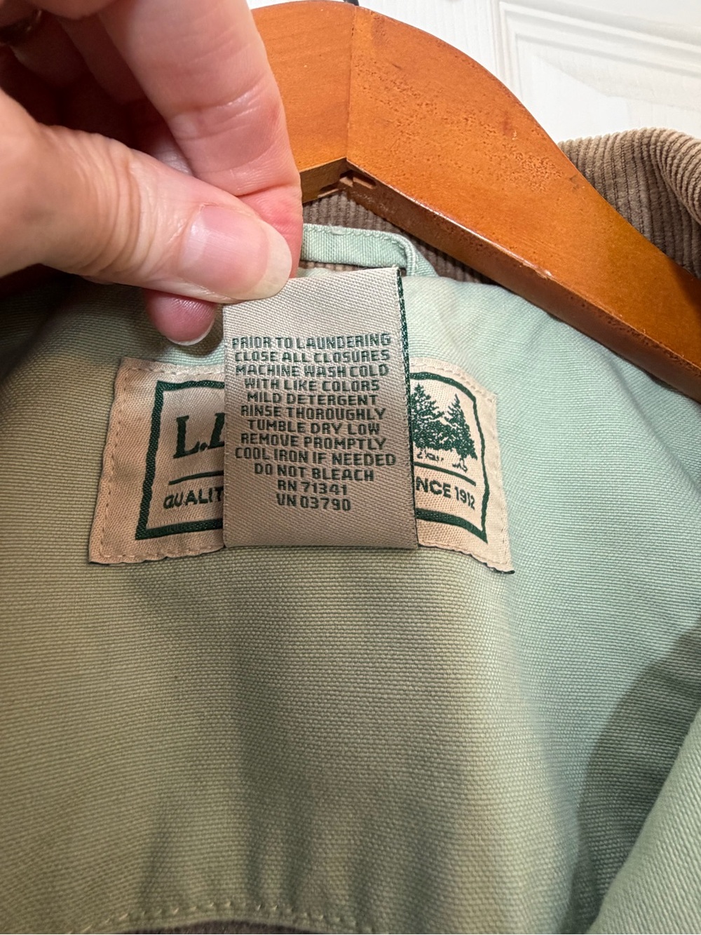 L.L. Bean Mint Green Cotton Utility Barn Jacket with Tan Corduroy Collar - Picture 5 of 12